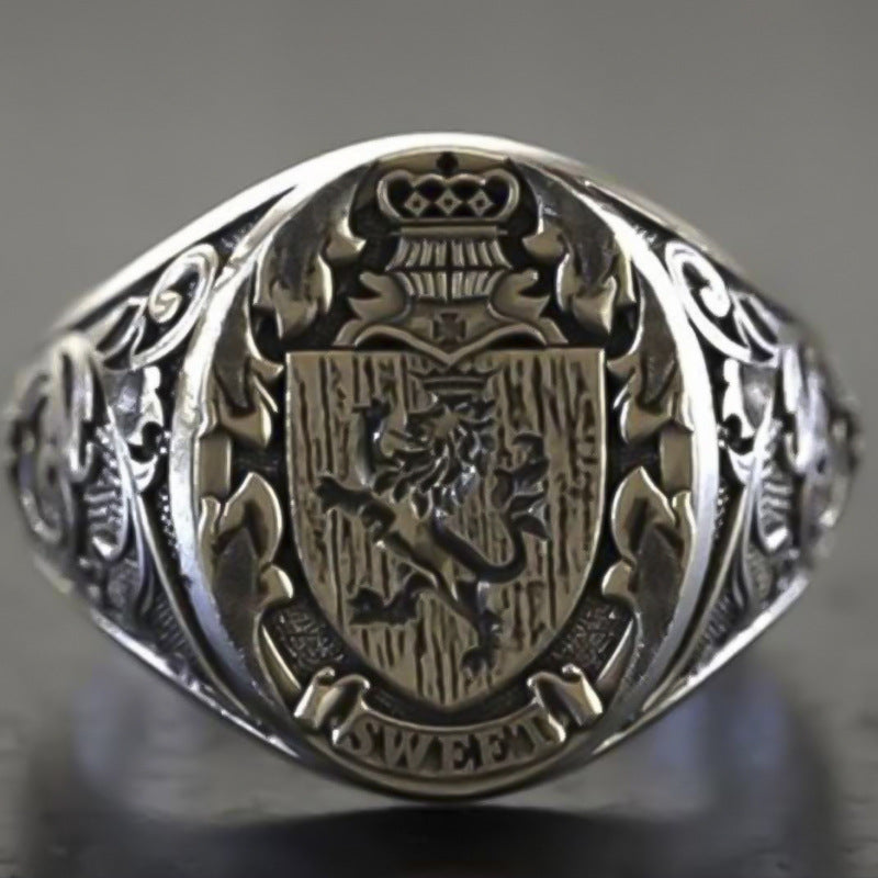 Royal Crest Signet – Heritage Lion Ring